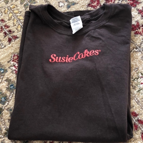 SUSIE CAKES BROWN TEE SIZE LARGE - Picture 1 of 5